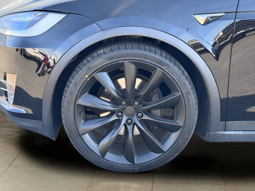 Used 2018 Tesla Model X 75D image 33