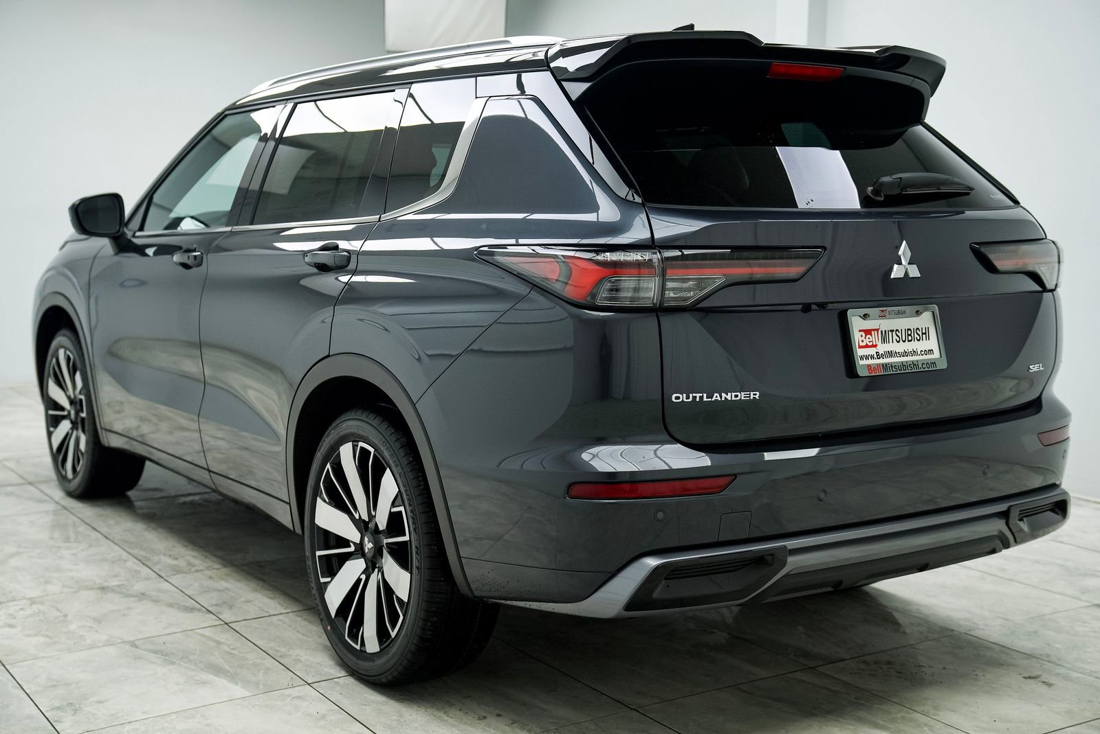 Used 2025 Mitsubishi Outlander SE image 7