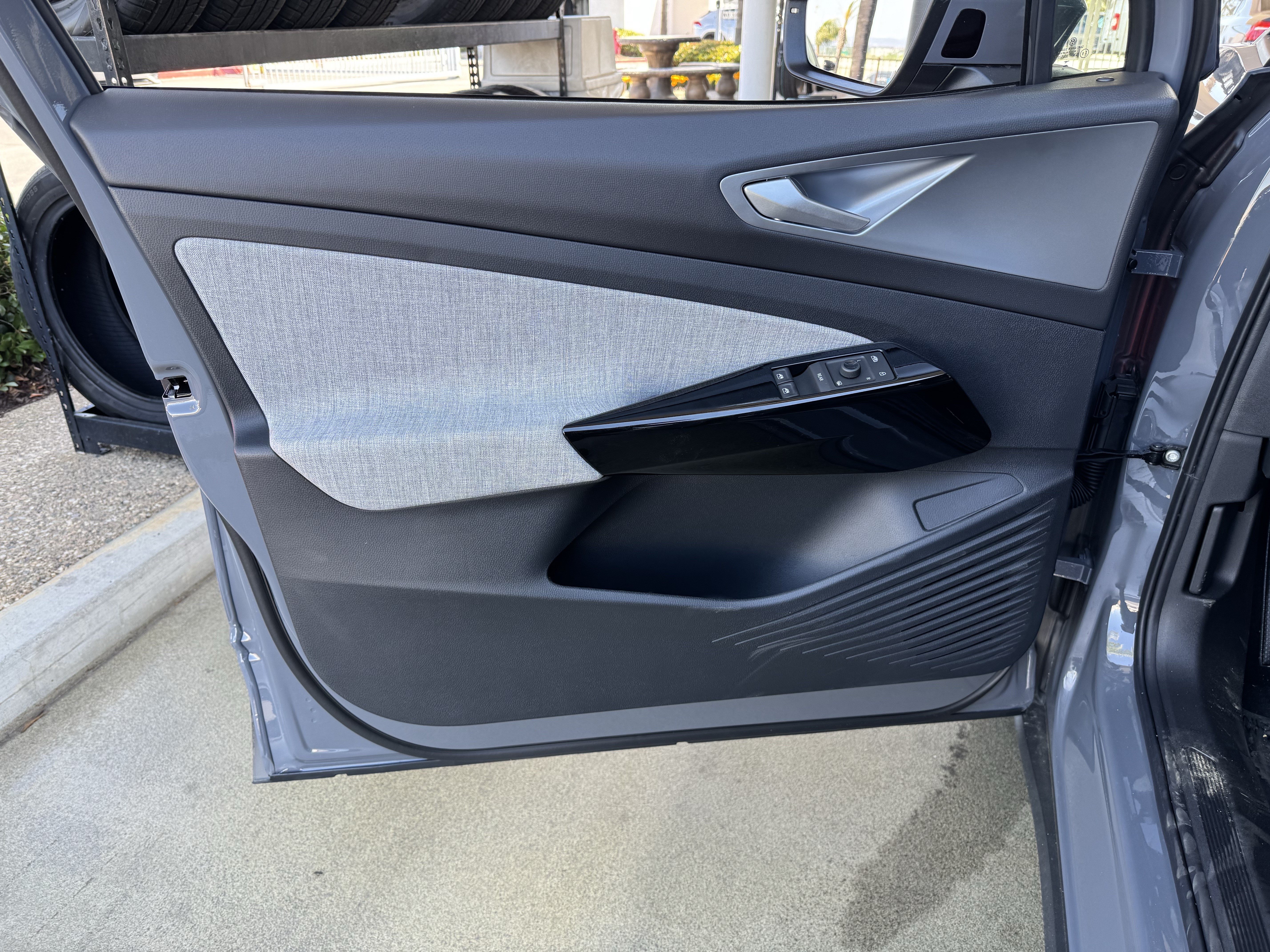 New 2026 Volkswagen ID.4 Pro RWD image 12