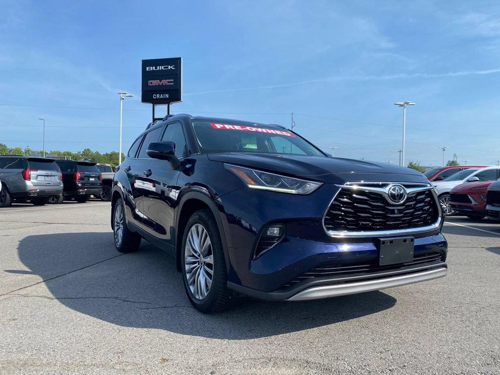 Used 2021 Toyota Highlander Platinum AWD/4WD image 4