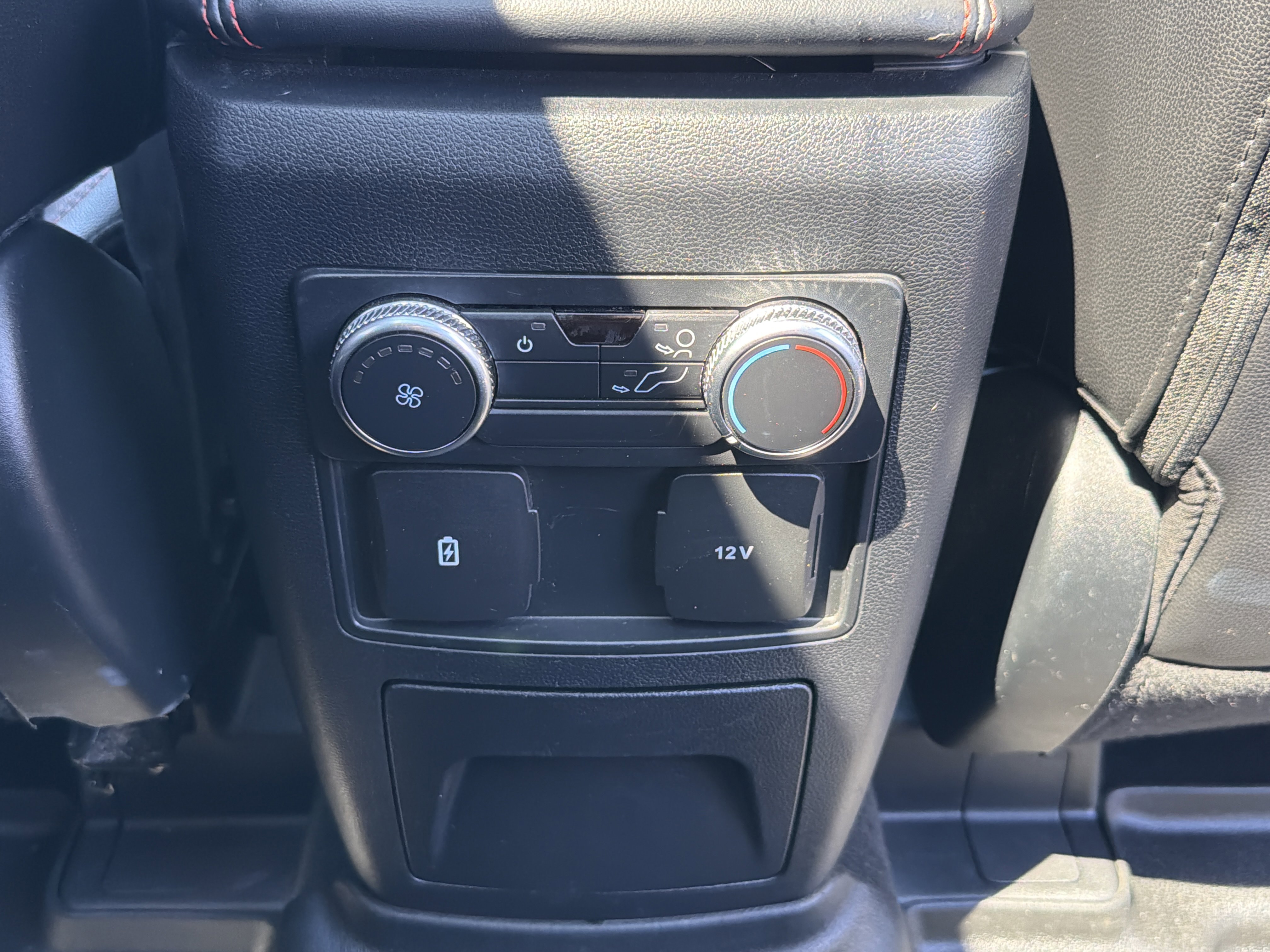 Used 2022 Ford Explorer ST-Line w/ Class IV Trailer Tow Package image 54