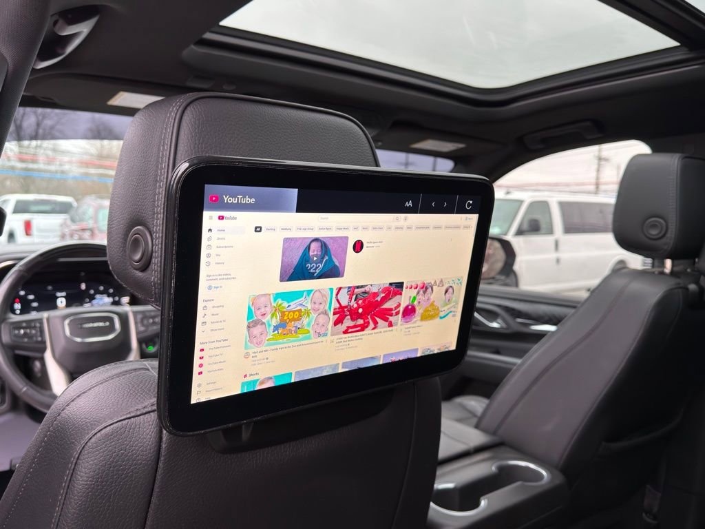 Used 2023 GMC Yukon XL Denali w/ Denali Reserve Package image 4