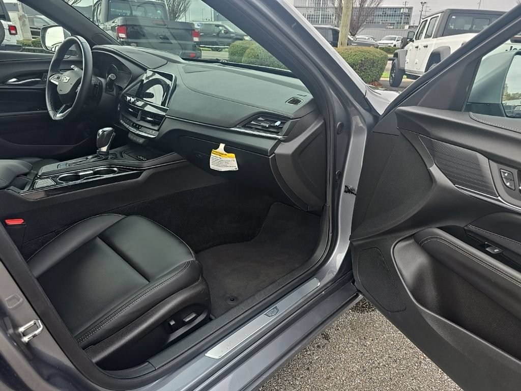 Used 2022 Cadillac CT4 Luxury w/ Cold Weather Package RWD image 17
