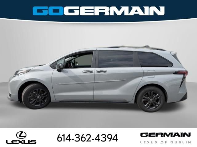 Used 2025 Toyota Sienna XSE w/ XSE Plus Package AWD/4WD image 10