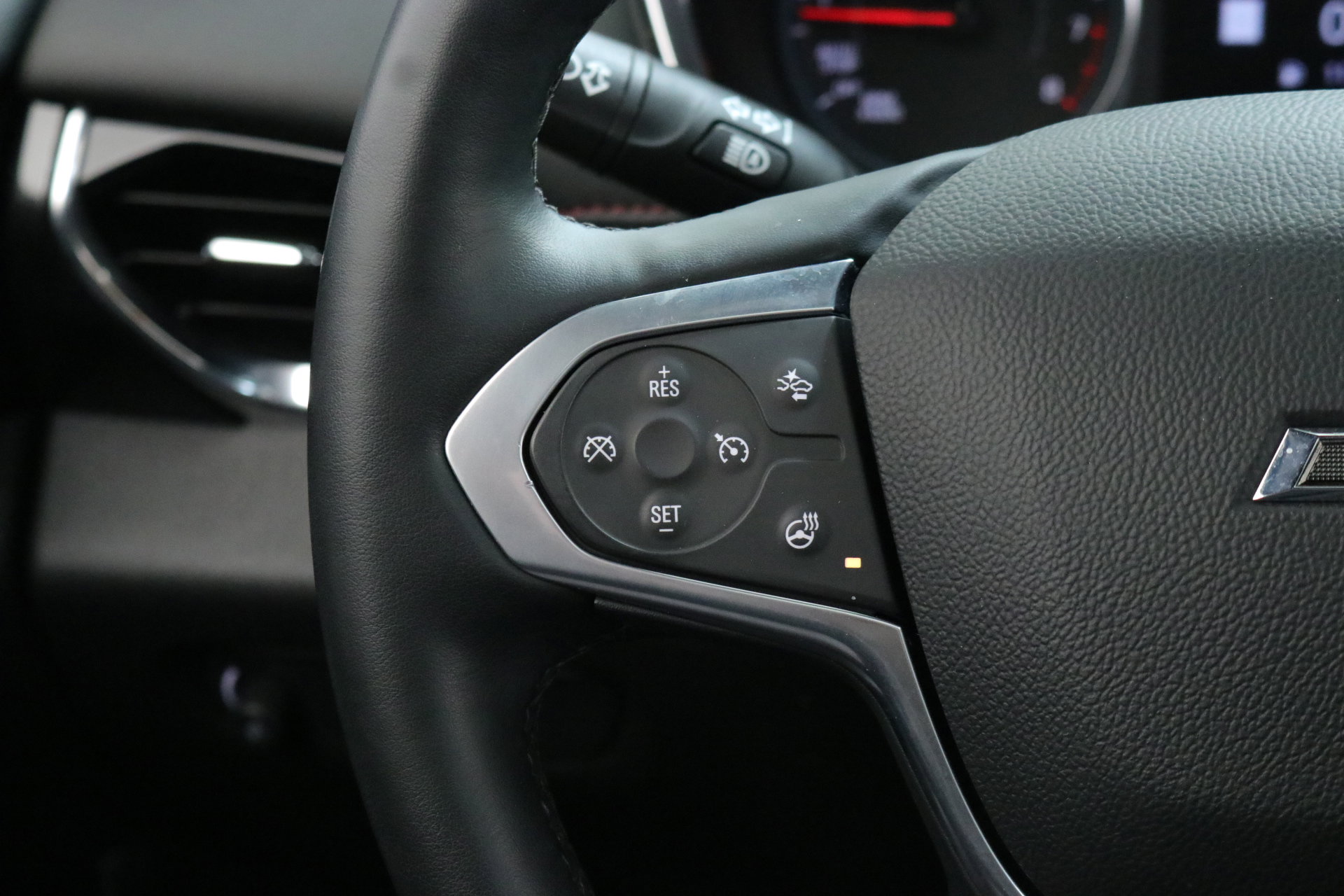 Used 2023 Chevrolet Traverse RS image 14