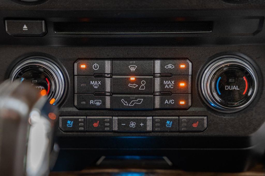 Used 2018 Ford F150 Lariat w/ Equipment Group 502A Luxury image 27