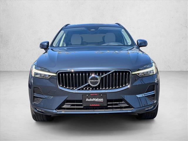 Used 2023 Volvo XC60 B5 Core image 2