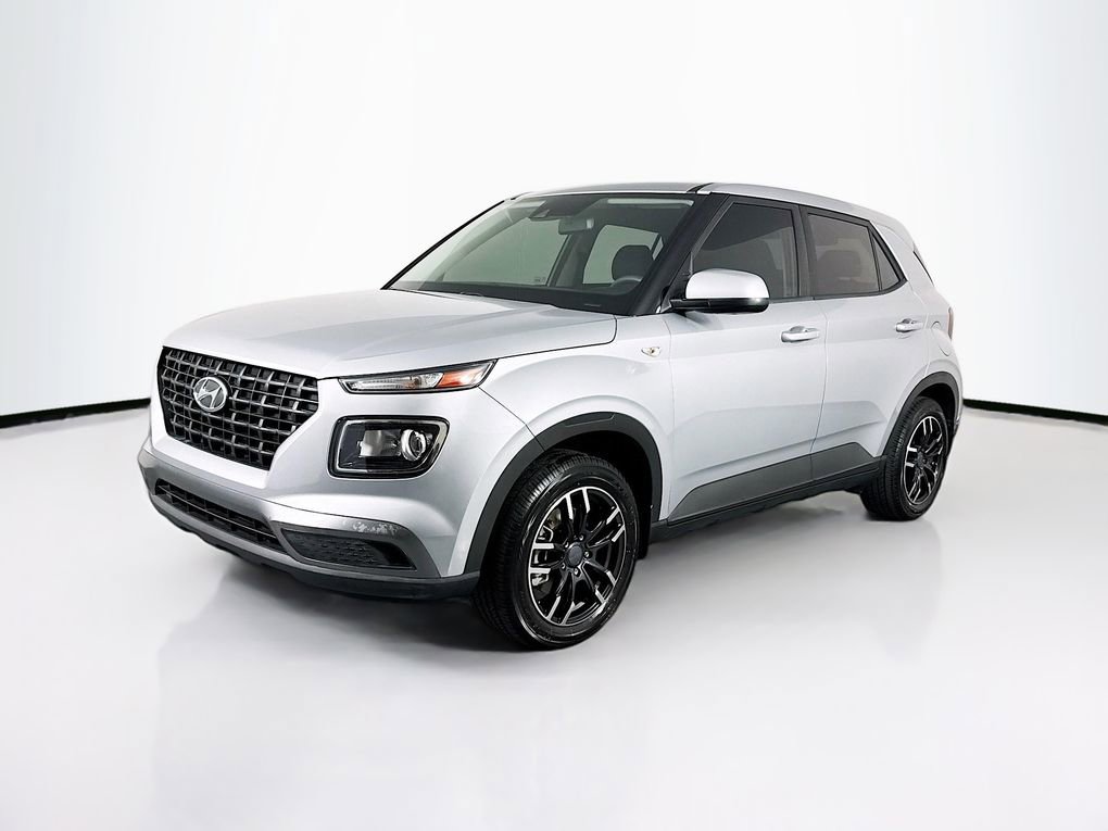 Used 2020 Hyundai Venue SE image 3