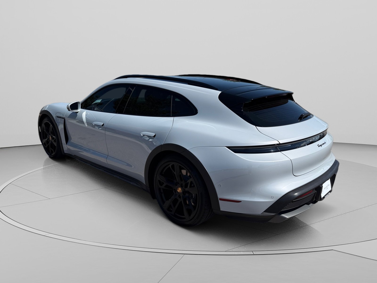Used 2025 Porsche Taycan 4 Cross Turismo AWD/4WD image 3