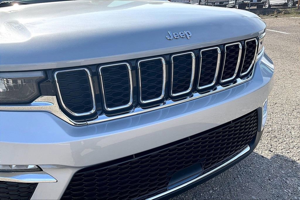 Used 2023 Jeep Grand Cherokee Limited image 28