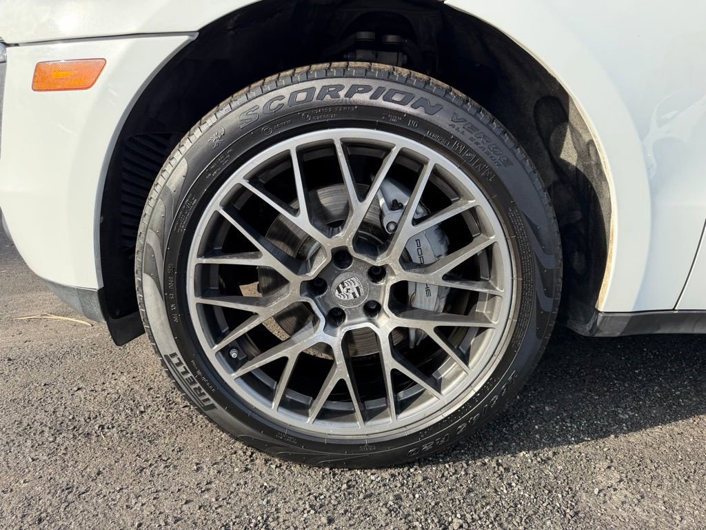 Used 2018 Porsche Macan S w/ Premium Package Plus image 8