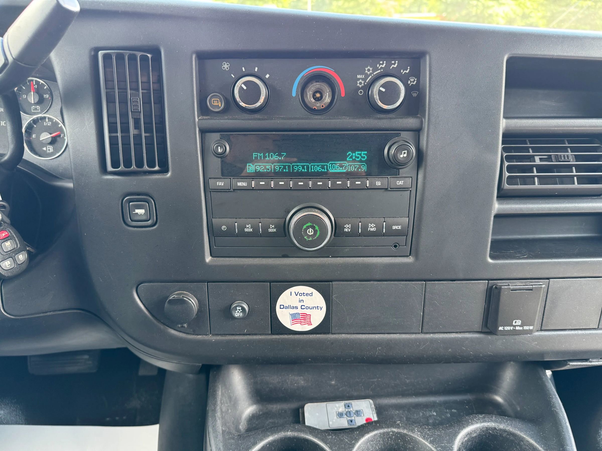 Used 2015 Chevrolet Express 3500 Extended image 19