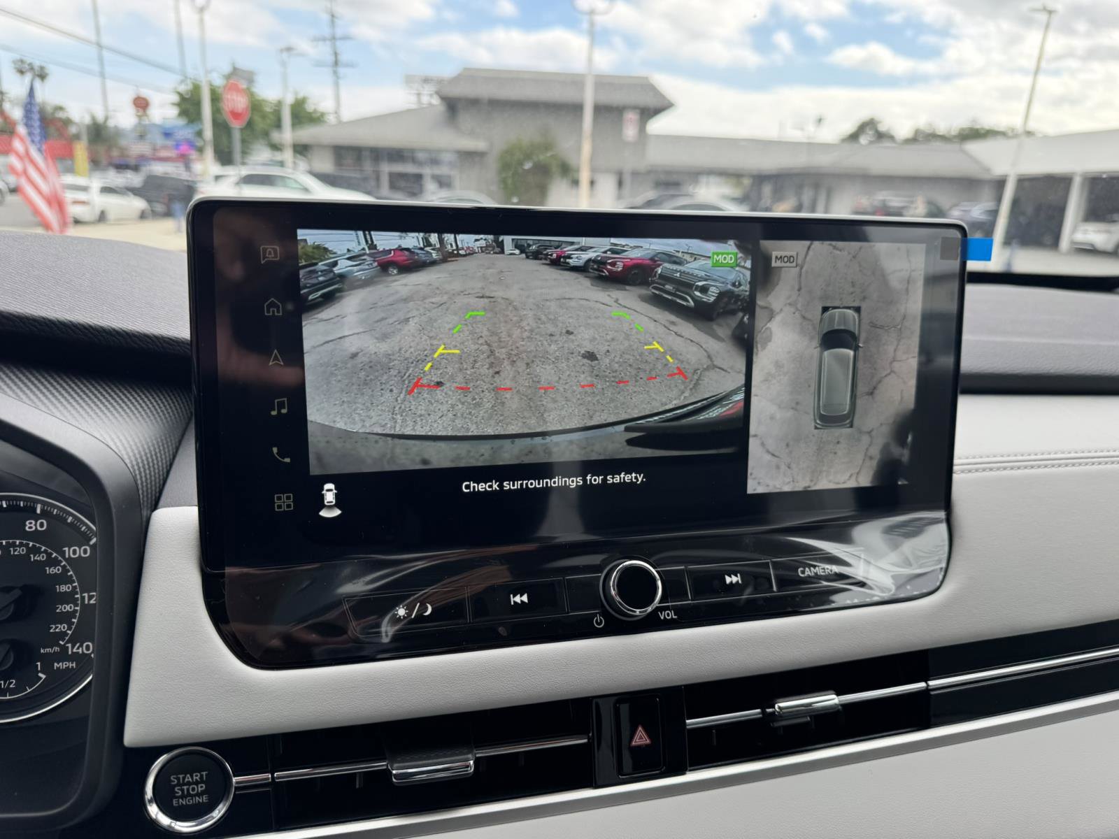 New 2025 Mitsubishi Outlander SE image 24