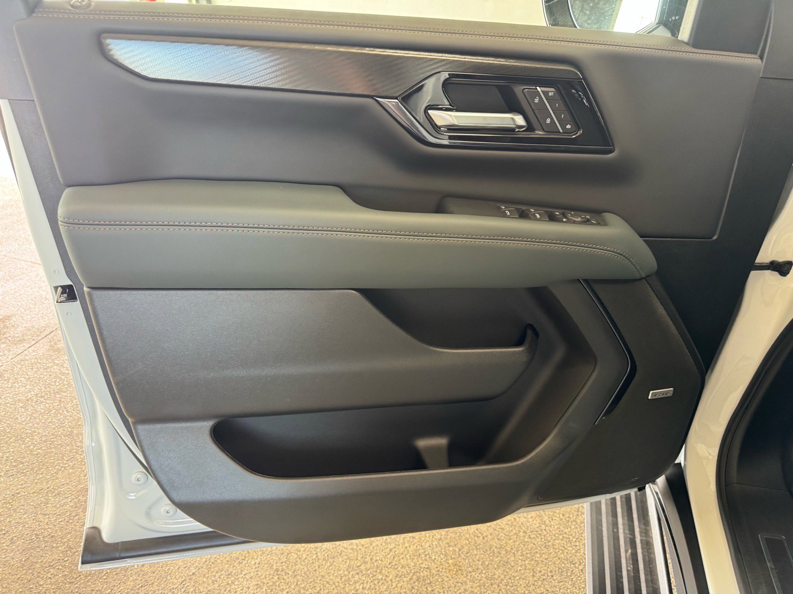 New 2026 GMC Yukon AT4 w/ AT4 Premium Package AWD/4WD image 16