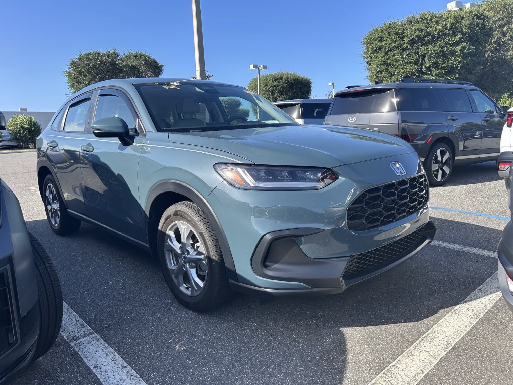 Used 2025 Honda HR-V LX image 2