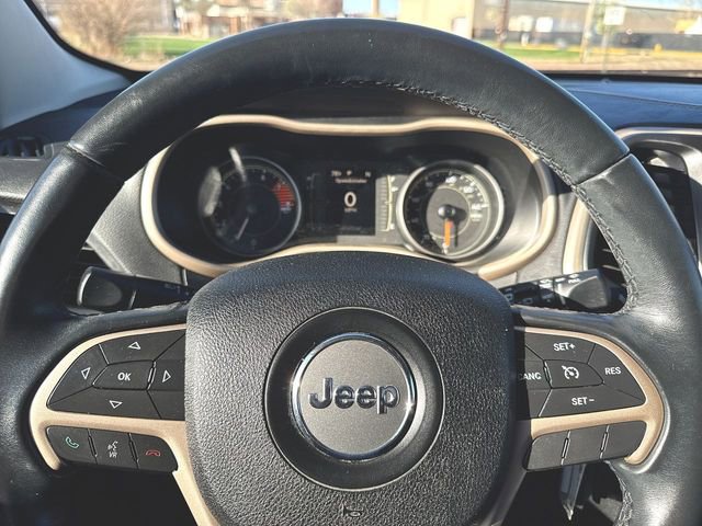 Used 2017 Jeep Cherokee Latitude w/ Safety/Convenience Group image 11