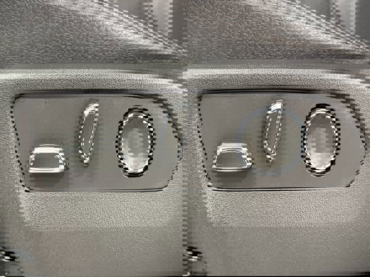 Used 2021 GMC Yukon Denali image 37