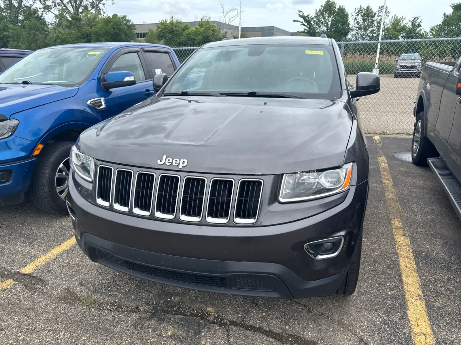 Used 2014 Jeep Grand Cherokee Laredo w/ 18" Wheel & 8.4" Radio Group AWD/4WD image 3