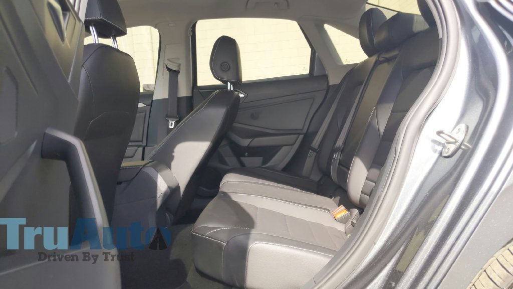 Used 2023 Volkswagen Jetta SE FWD image 35
