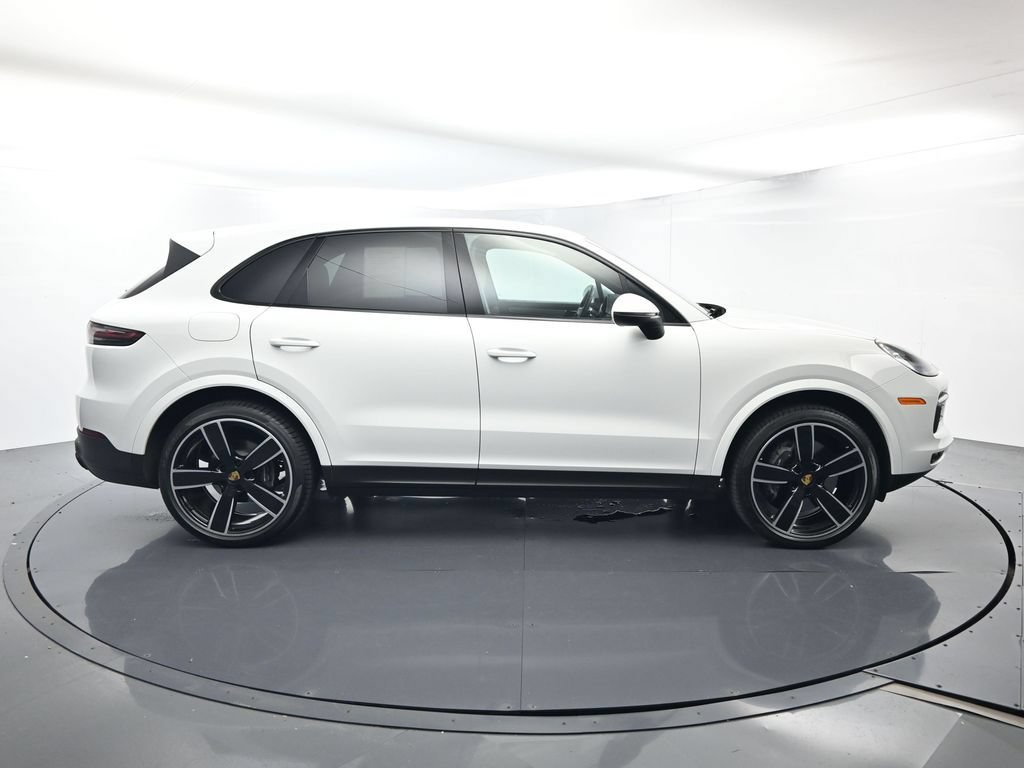 Certified 2023 Porsche Cayenne Platinum Edition AWD/4WD image 16