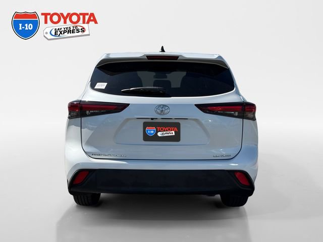 Certified 2024 Toyota Highlander LE AWD/4WD image 4