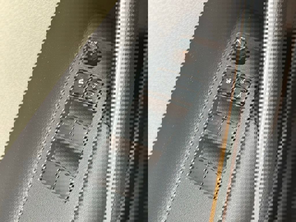 Certified 2023 Toyota Corolla Cross L image 23