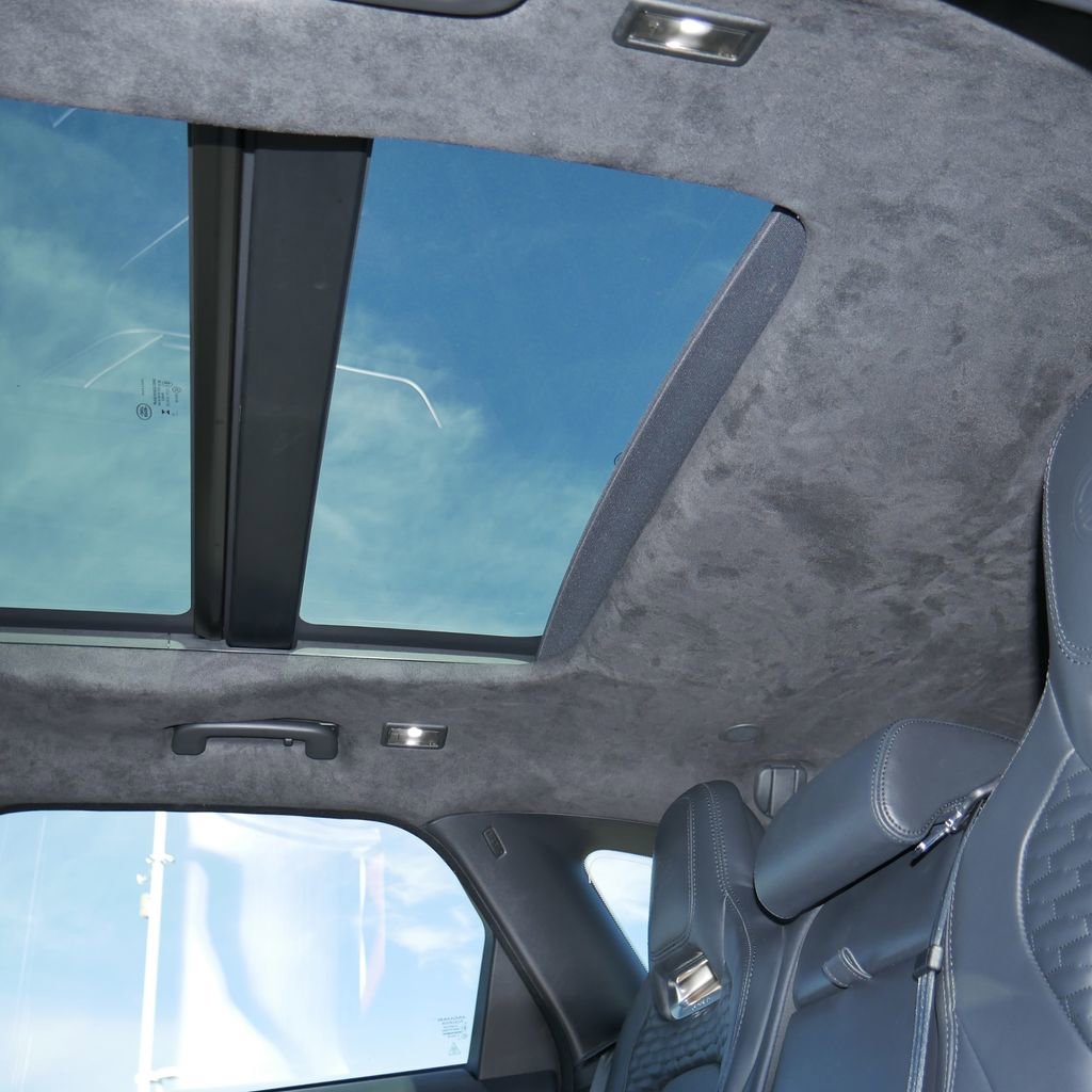 Used 2024 Jaguar F-PACE SVR image 28