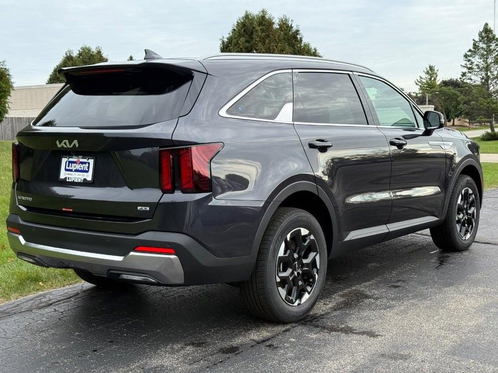 New 2026 Kia Sorento S image 3