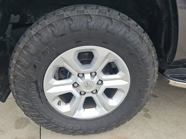 Used 2021 Toyota 4Runner SR5 Premium w/ Moonroof Package image 23