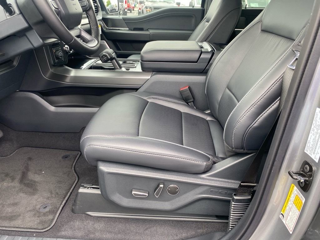 New 2025 Ford F150 Lariat w/ Equipment Group 502A High image 8