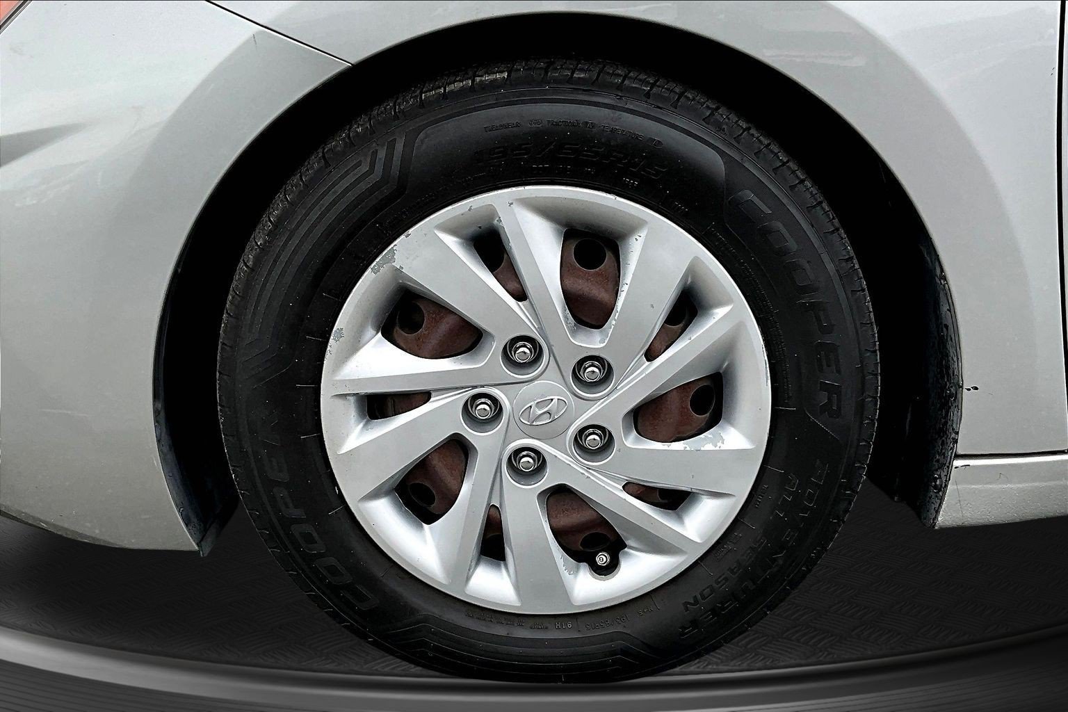 Used 2020 Hyundai Elantra SE FWD image 28