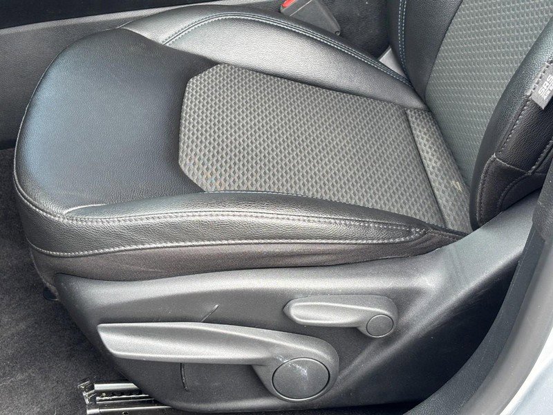 Used 2024 Jeep Compass Latitude image 24