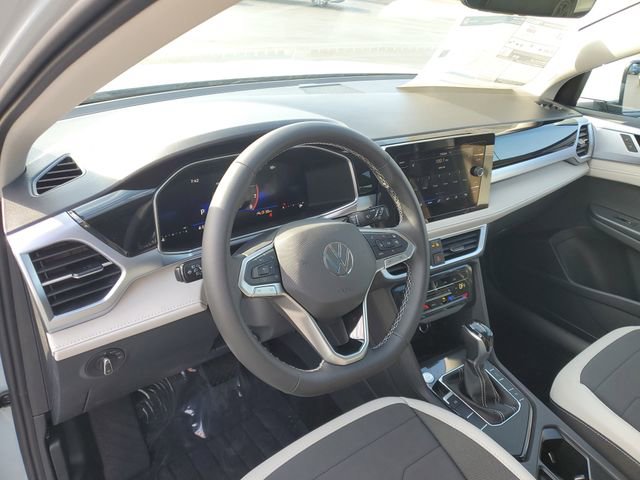 New 2026 Volkswagen Taos SE FWD image 13