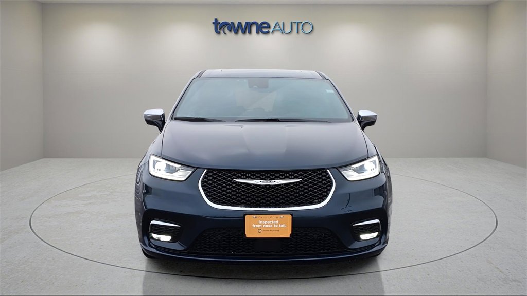 Used 2023 Chrysler Pacifica Limited image 8