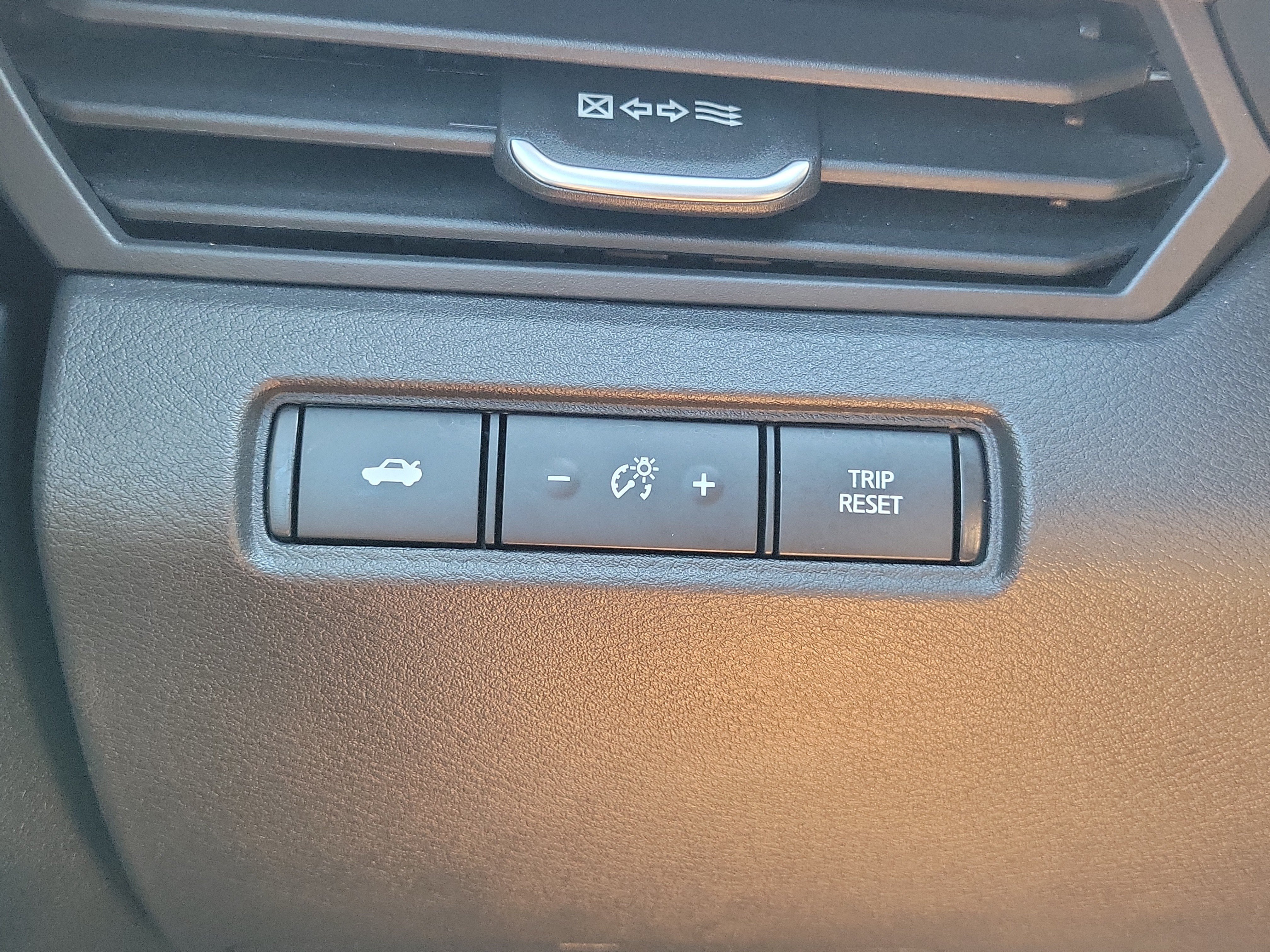 Certified 2025 Nissan Altima 2.5 S FWD image 28
