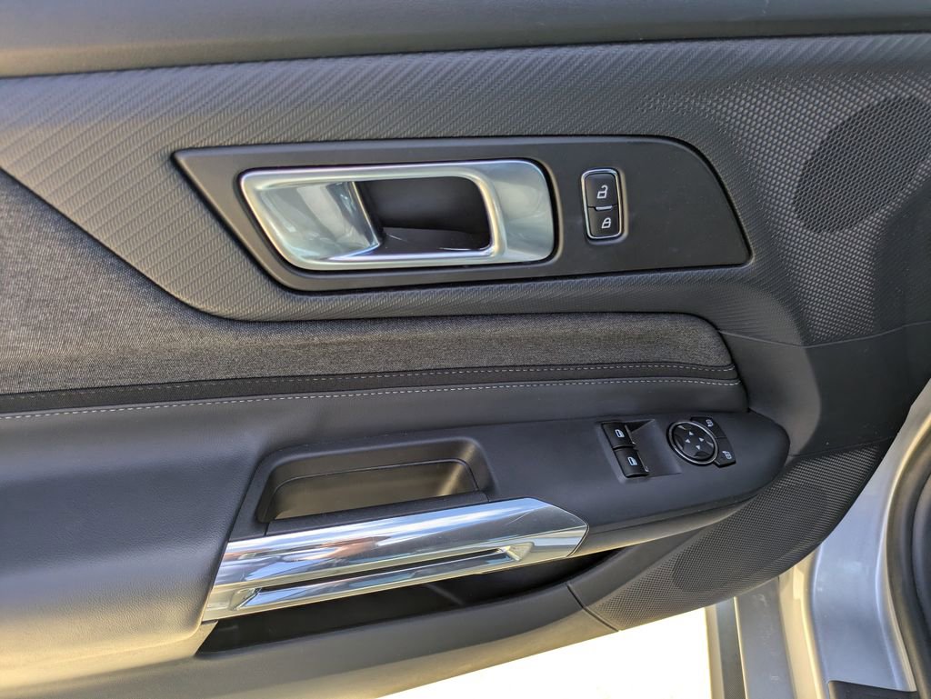 Used 2024 Ford Mustang EcoBoost image 8