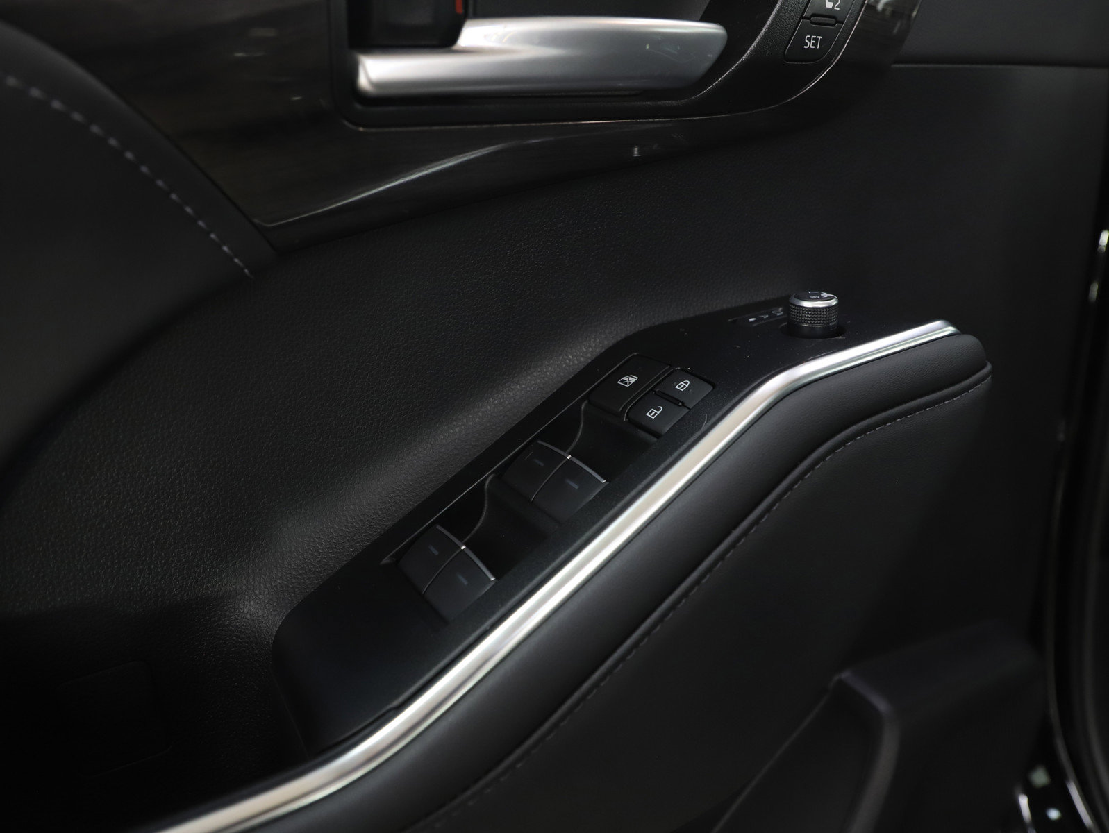 Used 2025 Toyota Highlander Platinum image 22