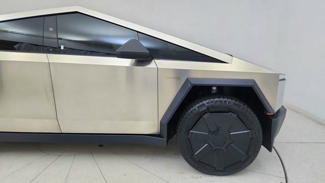 Used 2024 Tesla Cybertruck AWD Crew Cab image 7