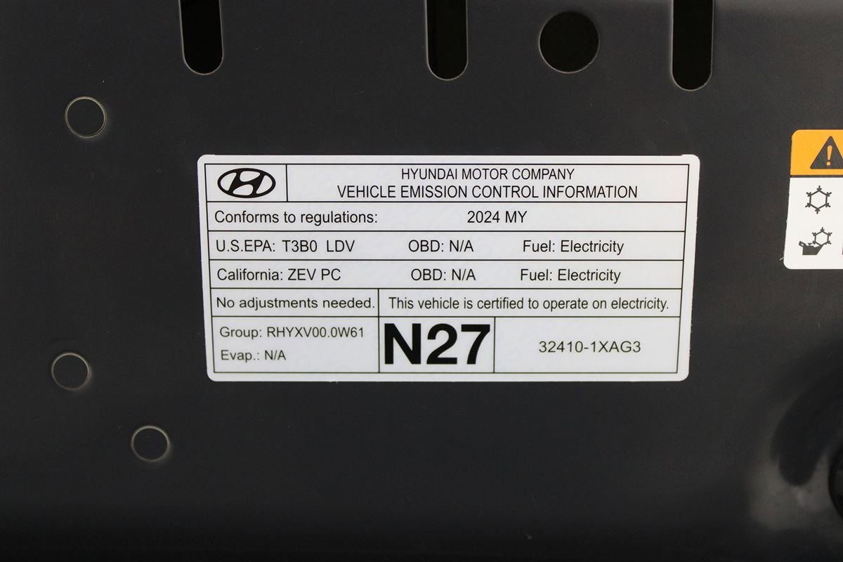 Used 2024 Hyundai Ioniq 5 SE image 33