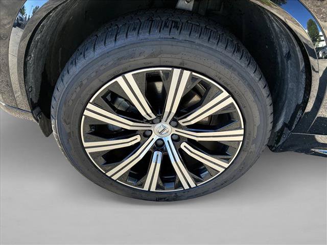Used 2023 Volvo XC90 B5 Core w/ Protection Package Premier AWD/4WD image 9