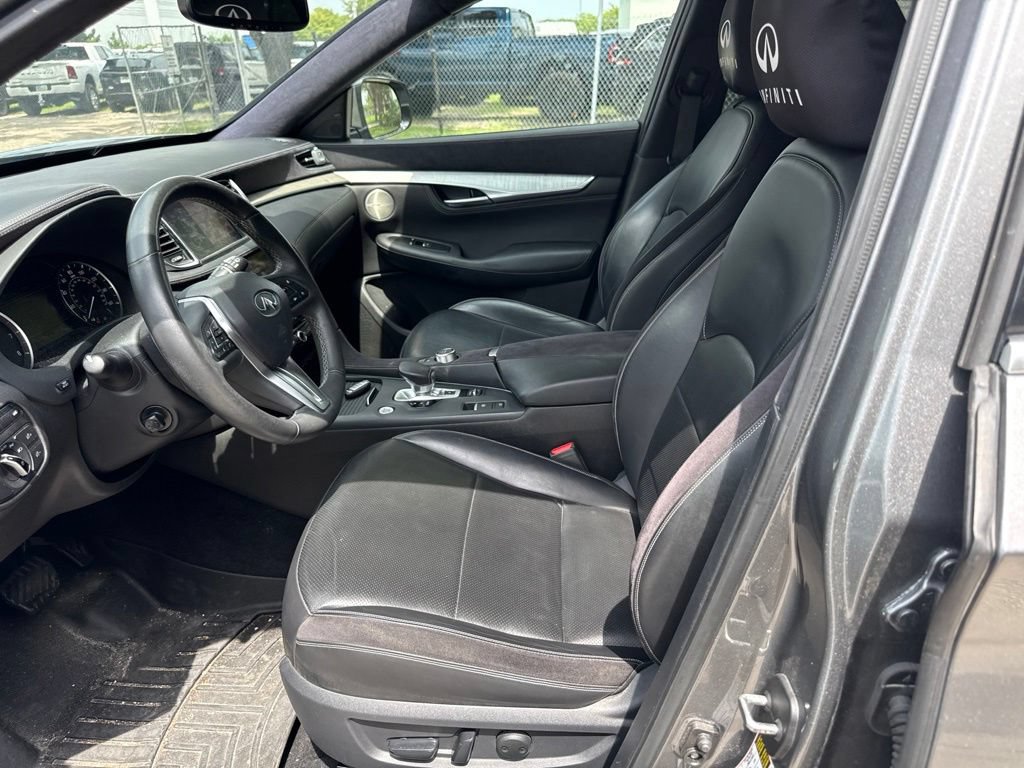 Used 2019 INFINITI QX50 Essential w/ Sensory Package AWD/4WD image 5