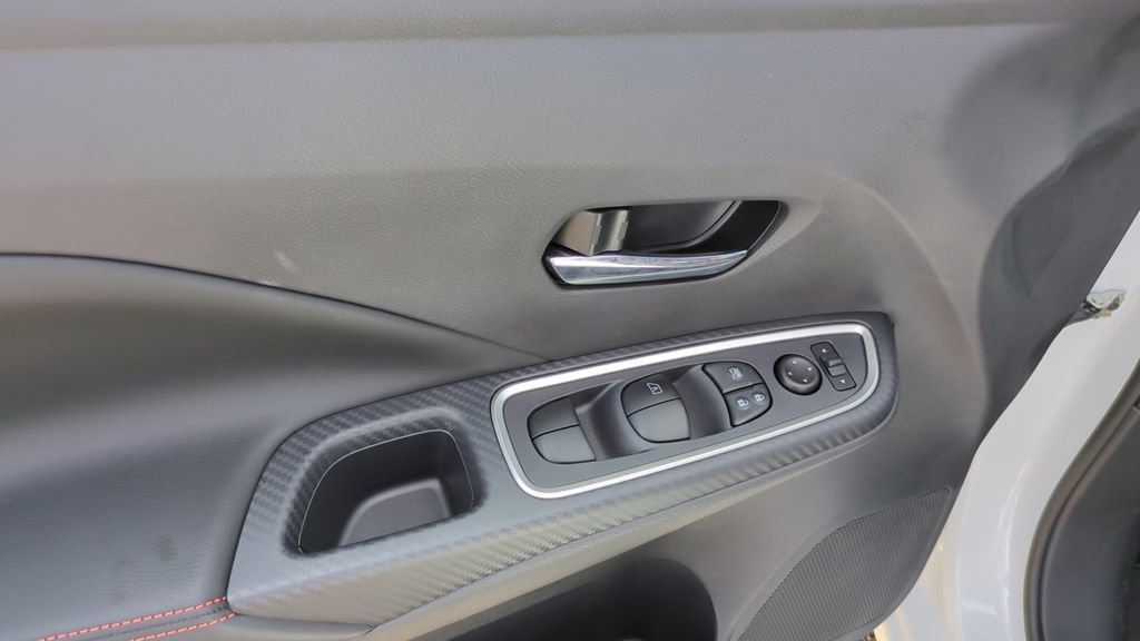 New 2025 Nissan Versa SR w/ Trunk Package image 11