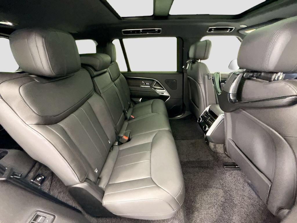 New 2026 Land Rover Range Rover Long Wheelbase SE AWD/4WD image 21