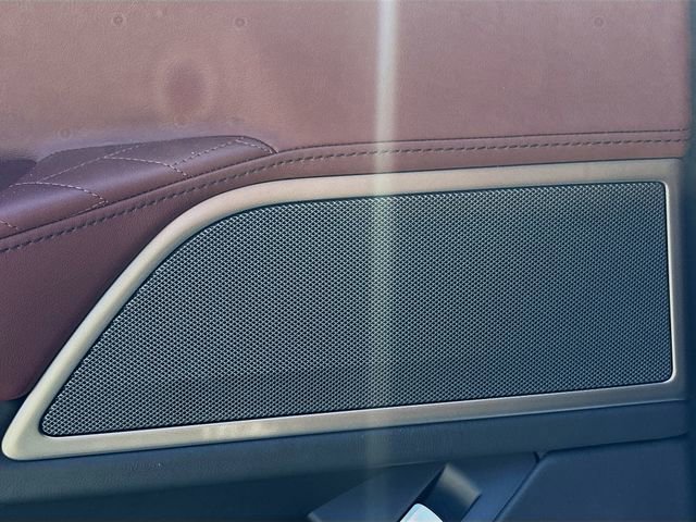 Used 2022 BMW 750i xDrive w/ Executive Package image 24