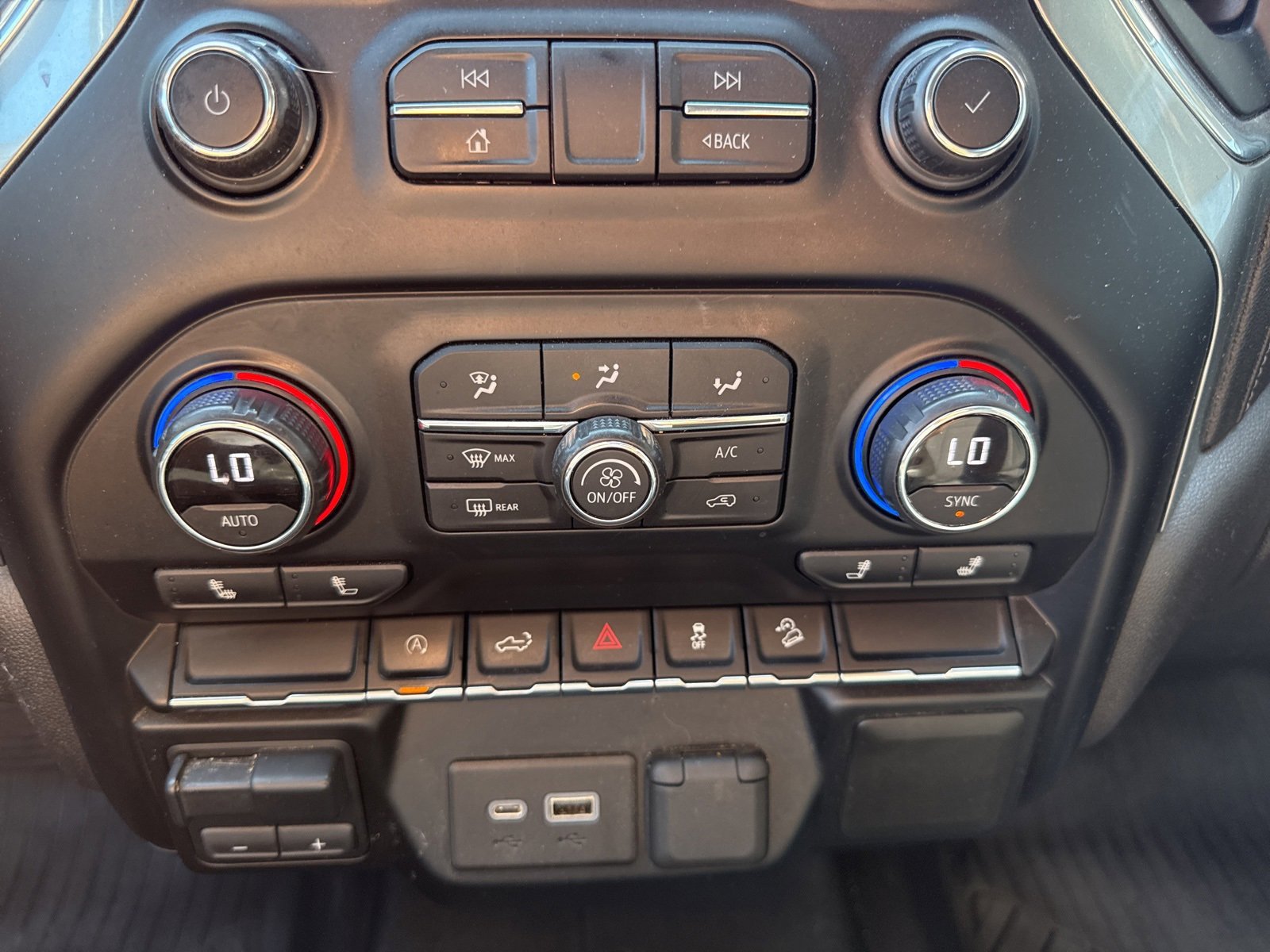 Used 2021 Chevrolet Silverado 1500 RST image 25