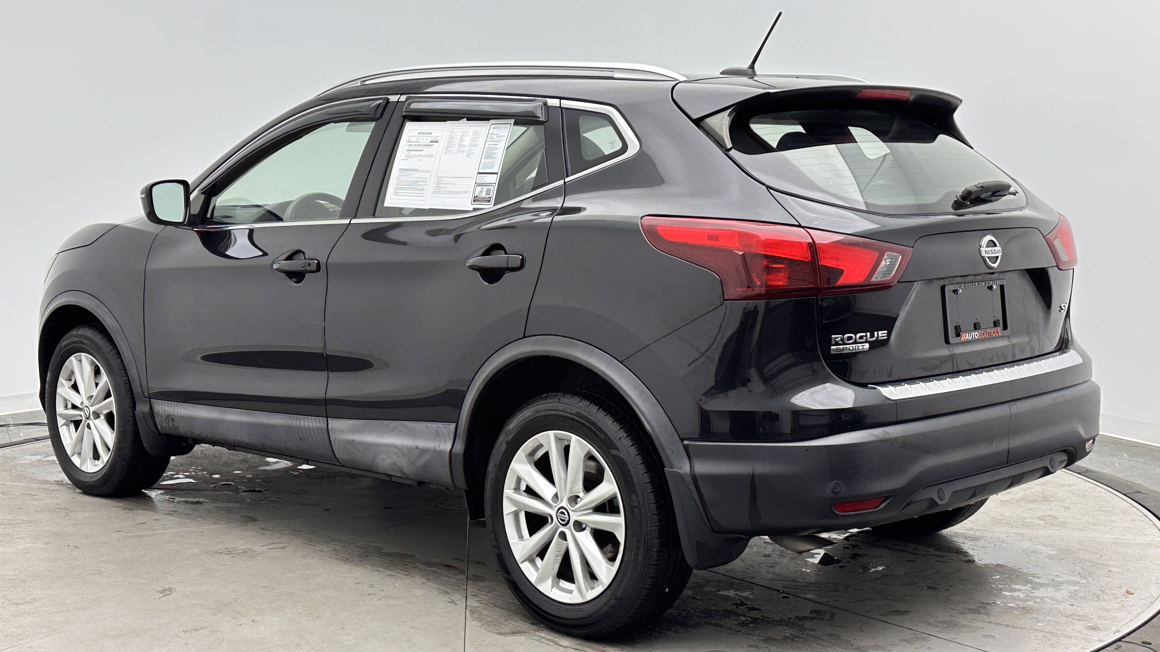 Used 2019 Nissan Rogue Sport SV FWD image 5