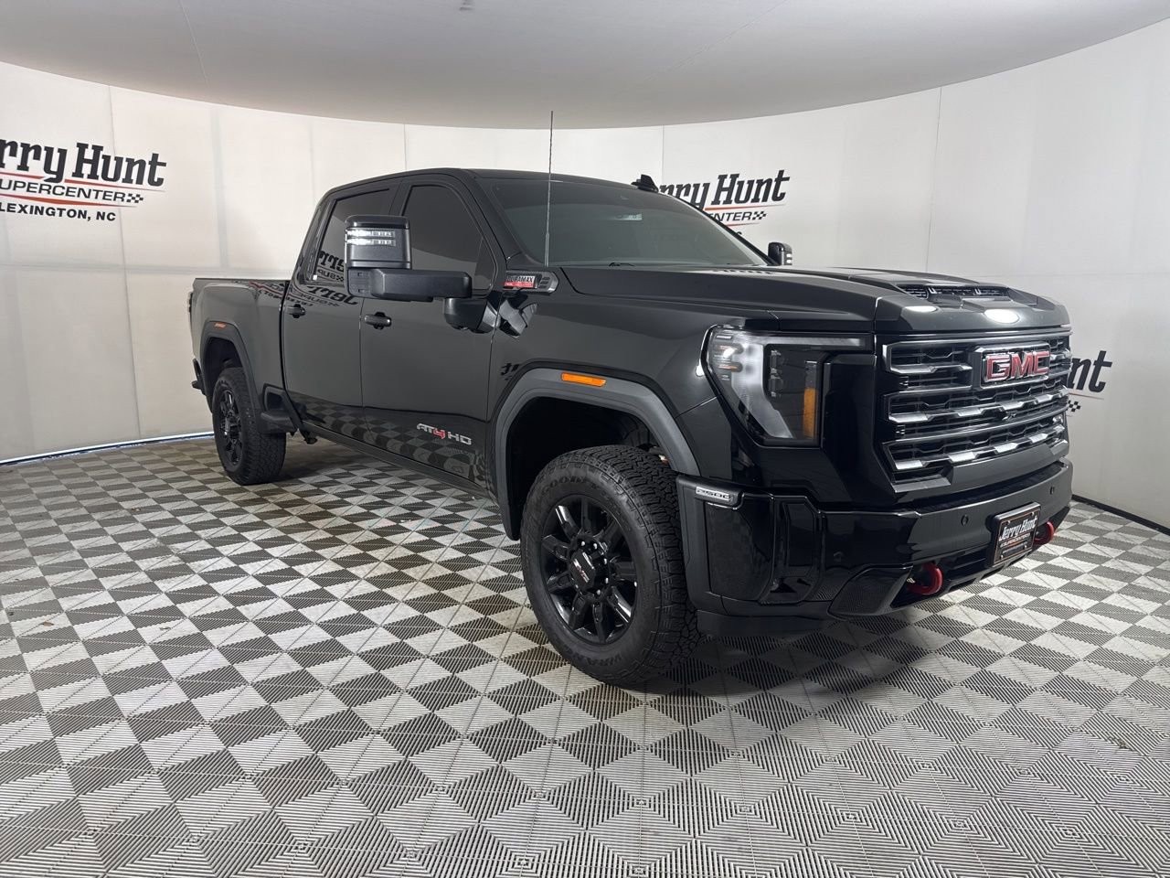 Used 2025 GMC Sierra 2500 AT4 image 3