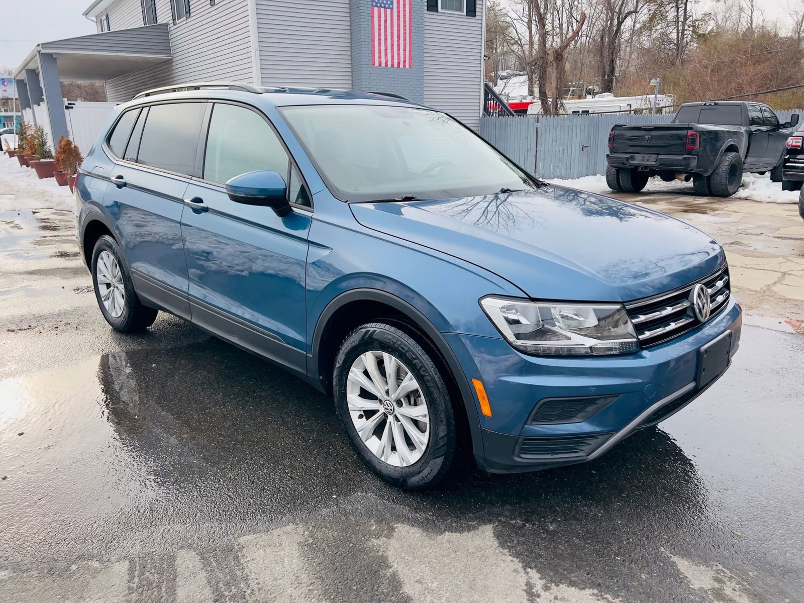 Used 2020 Volkswagen Tiguan S w/ 3rd Row Seat Package image 3