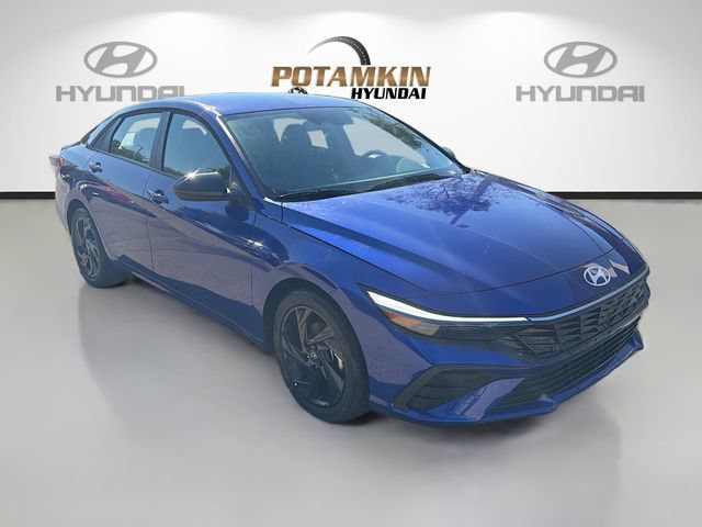 Certified 2026 Hyundai Elantra Sport FWD image 3