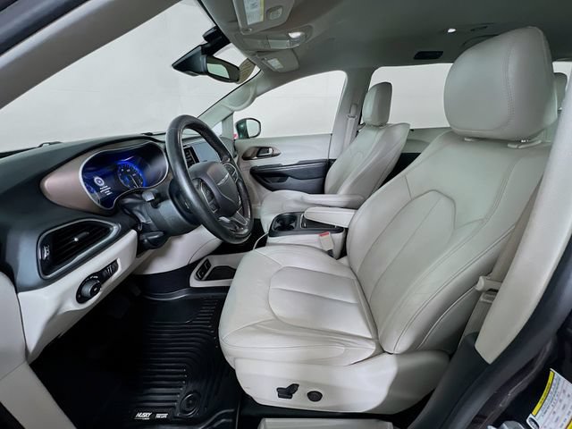 Used 2019 Chrysler Pacifica Touring-L Plus w/ Advanced Safetytec Group FWD image 10